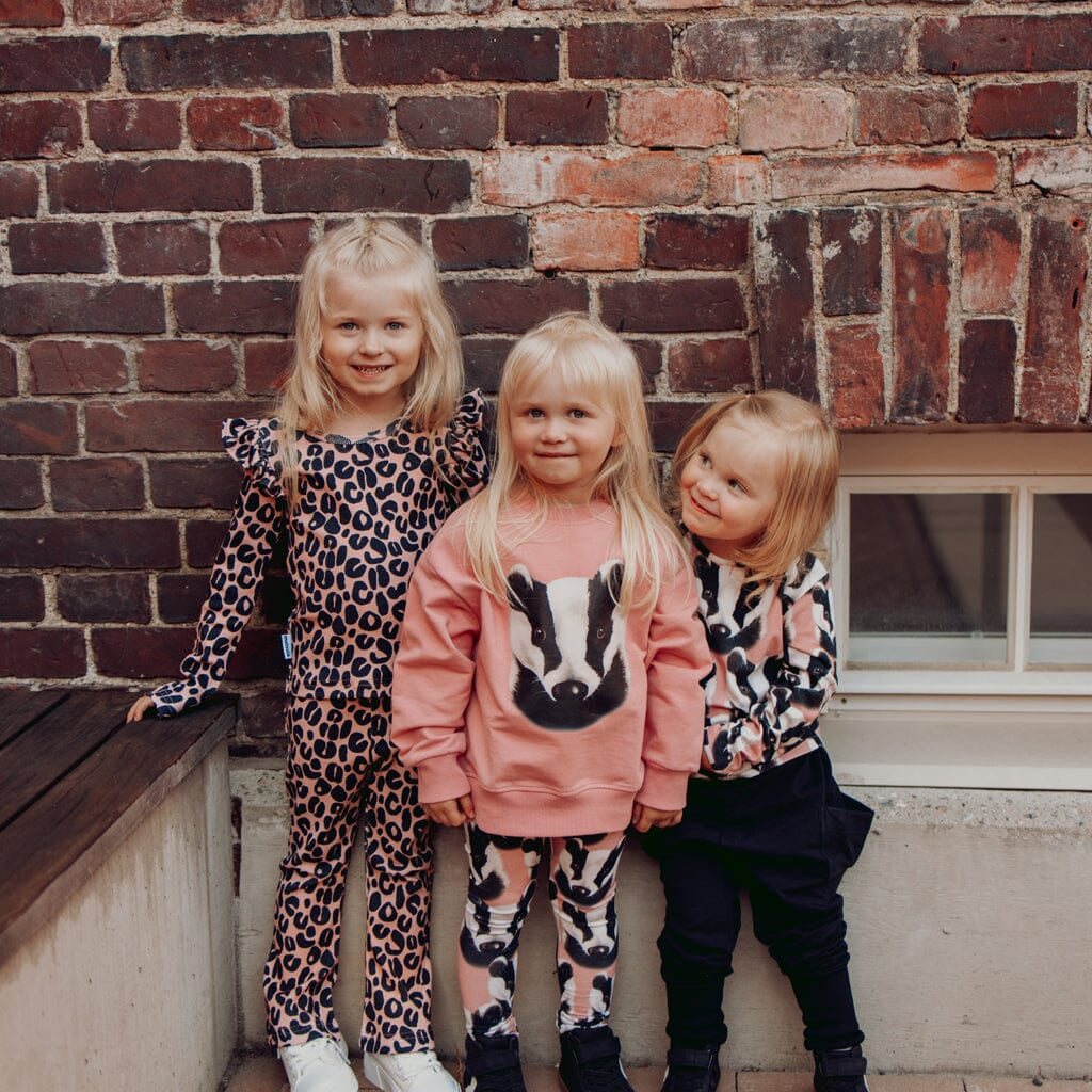 Badger Oversize Sweater -Collegepaita | Dusty Rose Pitkähihainen paita You and Me
