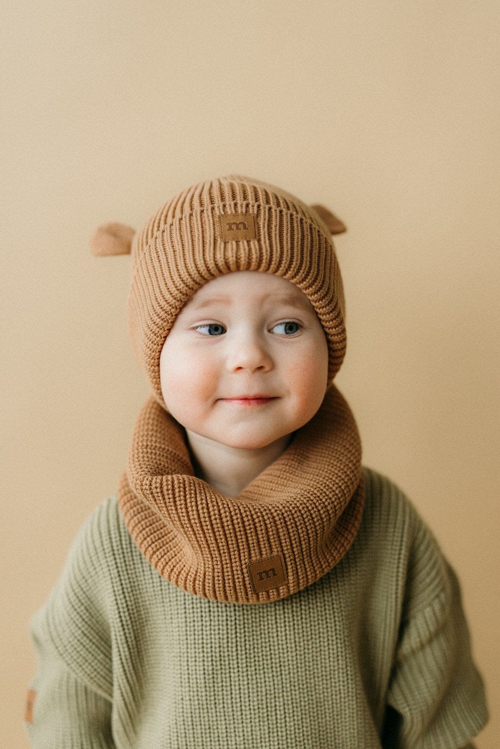 BEAR KNIT BEANIE -PUUVILLAPIPO | CHOCO Pipo Flying Moments