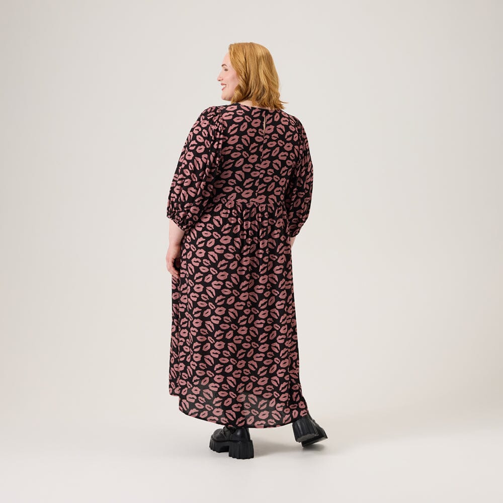 Bisous Volume Sleeve Midi Dress -Mekko | Licorice Aikuisten mekko Oh, Oui!