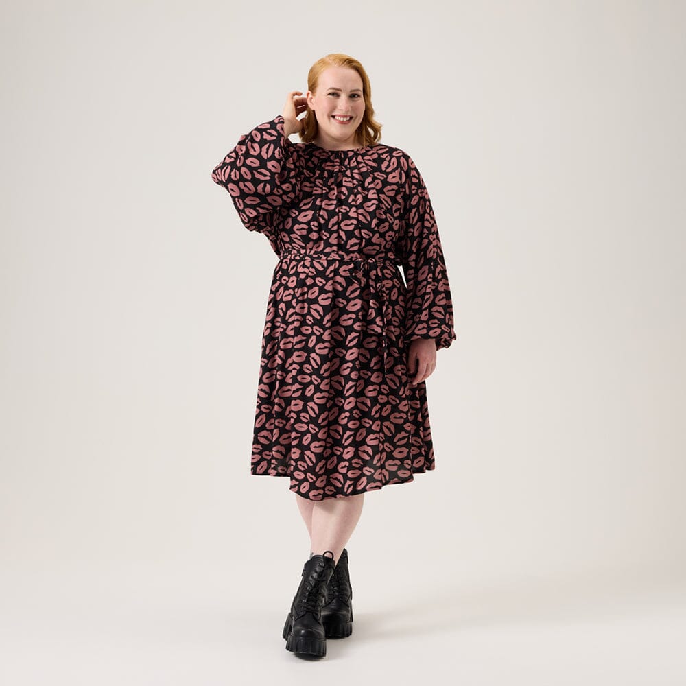 Bisous Voluminous Dress -Mekko | Licorice Aikuisten mekko Oh, Oui!