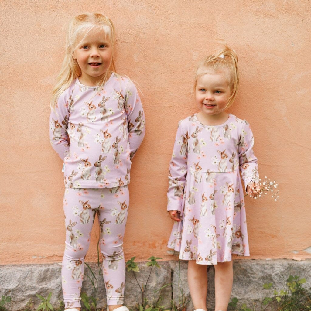 Cute Friends -Leggingsit | Lily Housut Weekend Vibes