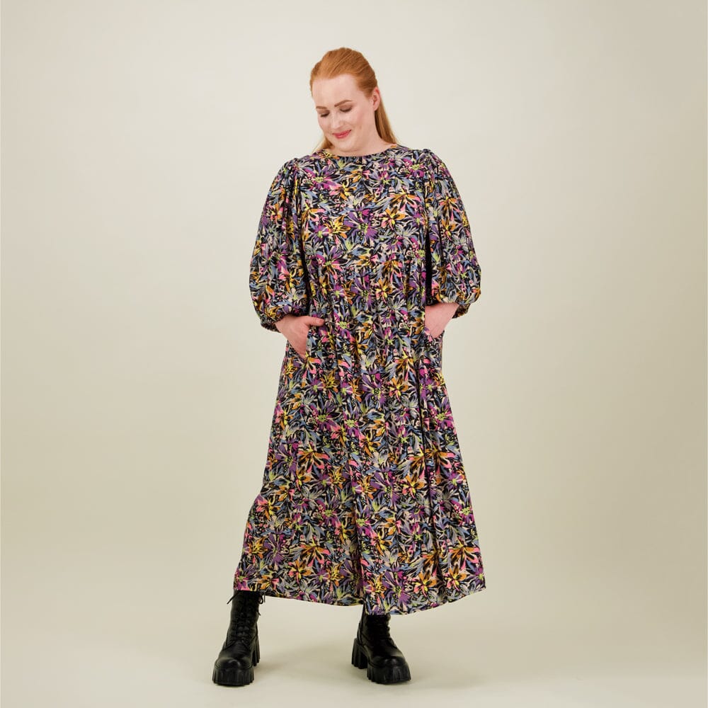 Fantasy Volume Sleeve Midi Dress -Mekko Aikuisten mekko Can't Stop Dreaming