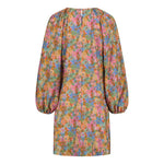 Tuotekuva takaa naisten tunikamallinen viskoosimekko Cynthia De Vitin kuosilla, pitkät puhvihihat ja sivutaskut