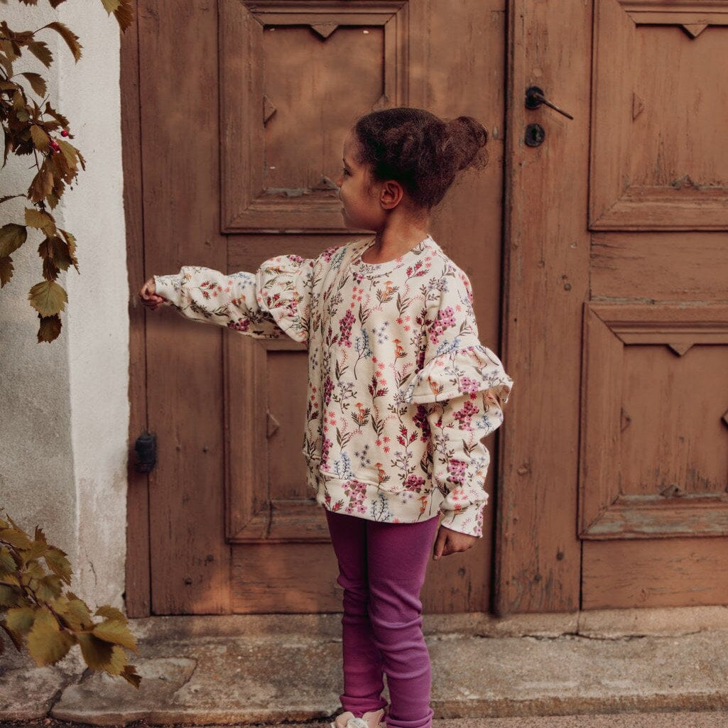 Perfect Day Frill Sweater -Collegepaita | Creamy Pitkähihainen paita Urban Story