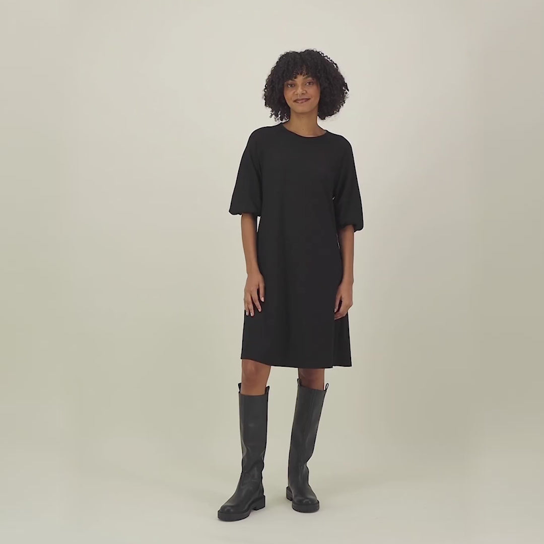 PUFF SLEEVE TUNIC DRESS -TUNIKAMEKKO | BLACK