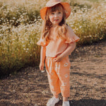 Sweet Daisy Muslin -Kesähattu | Peachy Hattu Dancing In The Sunshine