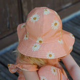 Sweet Daisy Muslin -Kesähattu | Peachy Hattu Dancing In The Sunshine