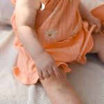 Sweet Daisy Muslin Romper | Peachy Body Dancing In The Sunshine