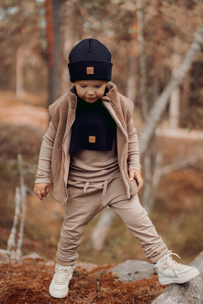 TEDDY VEST | MUDDY BOOTS Paita Kings of the Forest