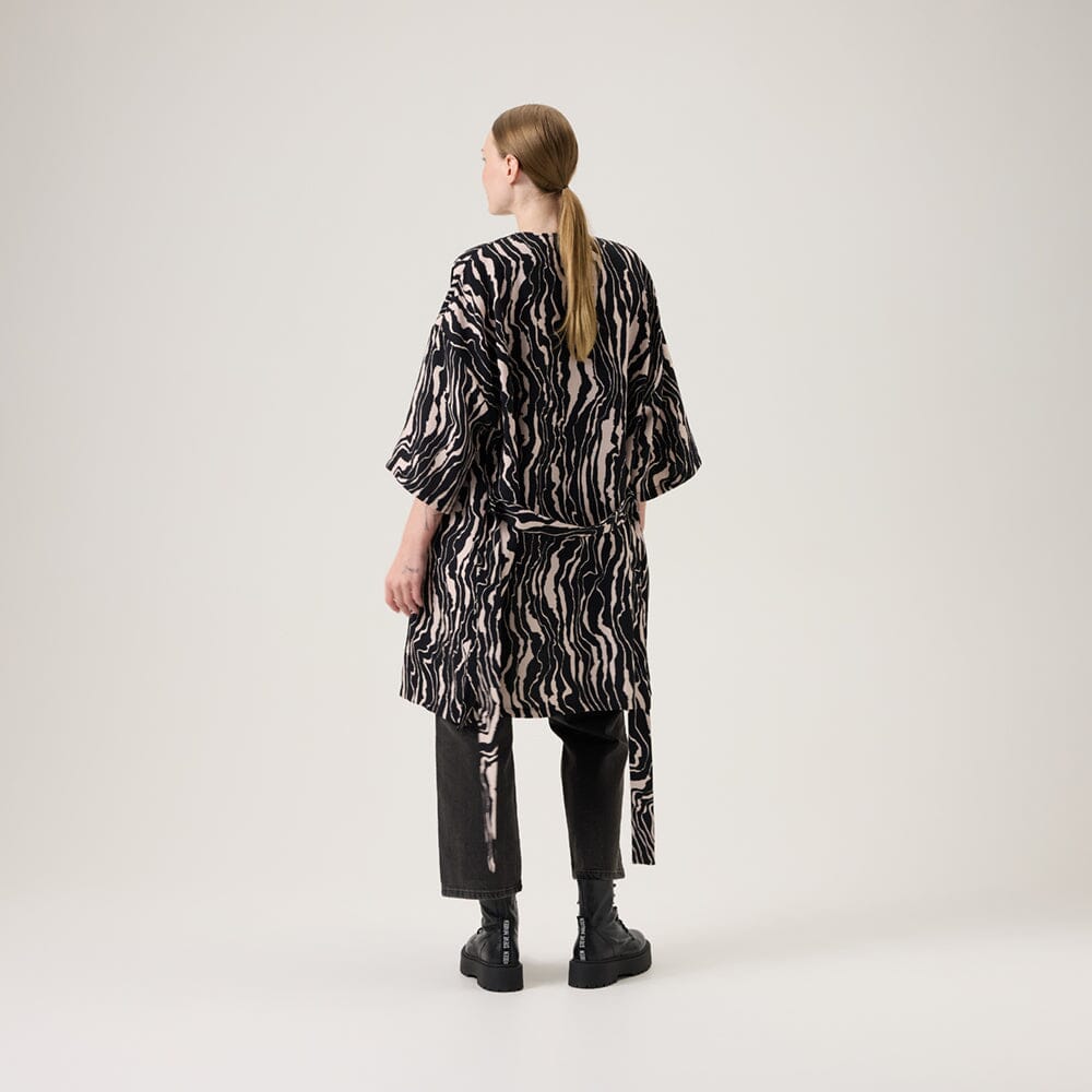 Traces Long Kimono -Takki | Licorice Aikuisten paita Metsola