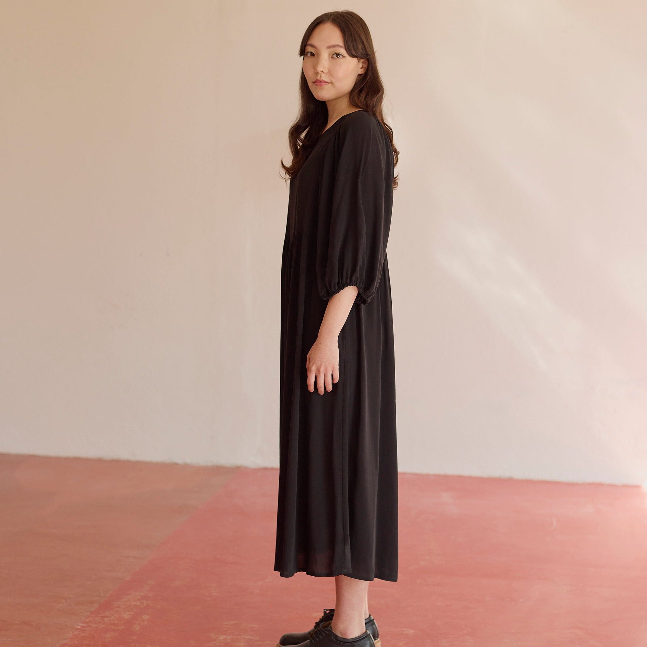 Volume Sleeve Midi Dress -Mekko | Licorice Aikuisten mekko Can't Stop Dreaming