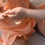 Wide Rib -Frilla Shortsit | Peachy Shortsit Dancing In The Sunshine