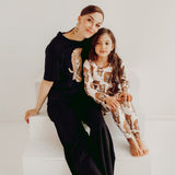 Women's Leopard -T-Paita | Licorice Aikuisten paita We are family