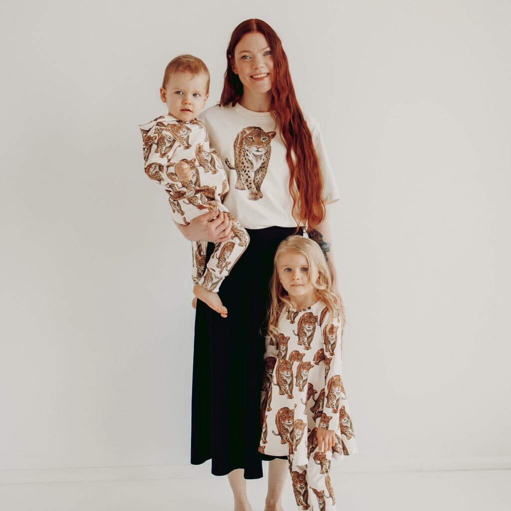 Women's Leopard -T-Paita | Milky Aikuisten paita We are family