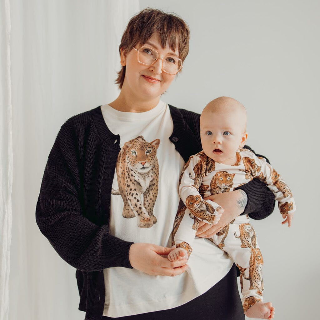 Women's Leopard -T-Paita | Milky Aikuisten paita We are family