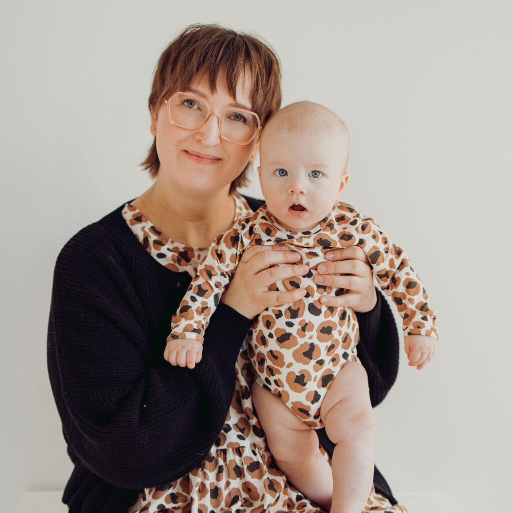 Women's Leopold Tiered Midi Dress -Mekko | Chocolate Aikuisten mekko We are family